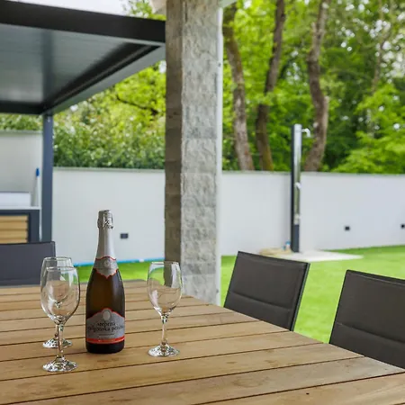 Zoia By Interhome Umag
