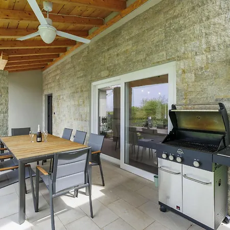 Zoia By Interhome Umag