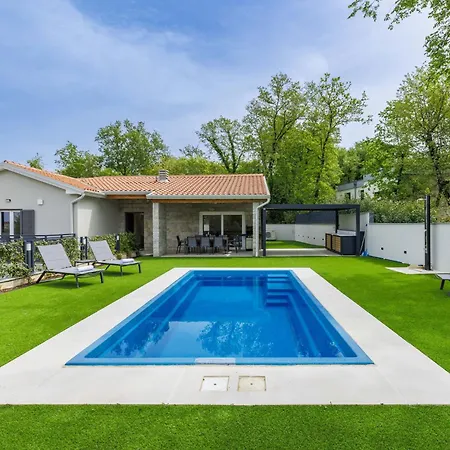Zoia By Interhome Umag